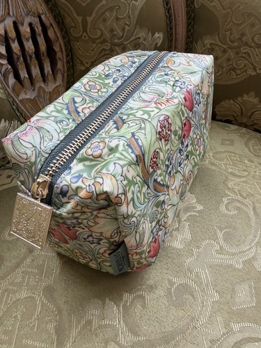 William morris golden lily - golden,
