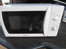 700W Microwave Oven Immaculate