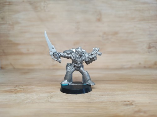 Space marine captain rogue - space,