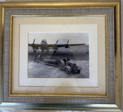 Avro lancaster bomber - avro,