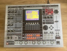 Roland MC-909 Groovebox