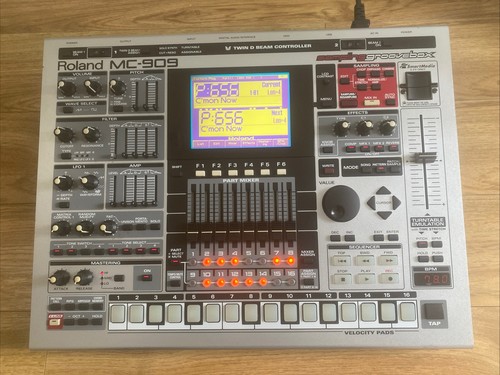 Roland 909 groovebox - roland, mc-909