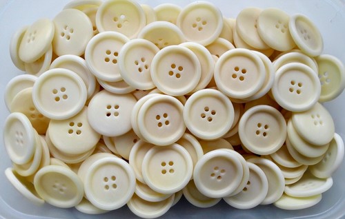 Buttons large 30mm - 30mm, natural