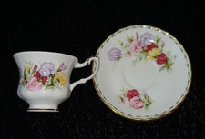 ROYAL ALBERT MINIATURE FLOWER