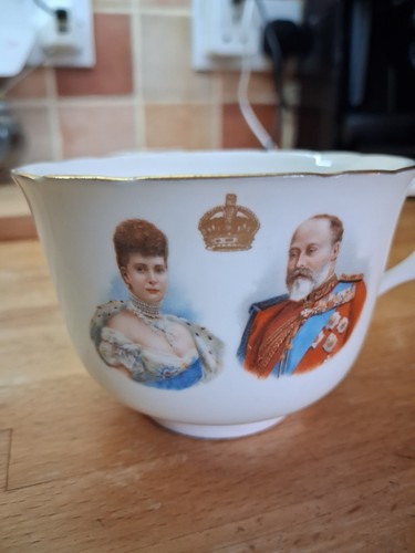 Royal doulton coronation - doulton,