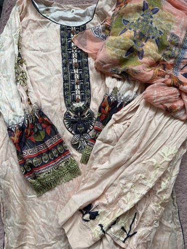 Women medium asian pakistani - women's,