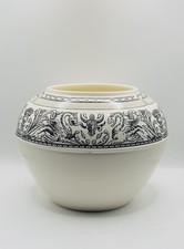 Wedgwood Earthenware Vase / Contrasts/ Florentine Black Dragon /Discontinued VGC