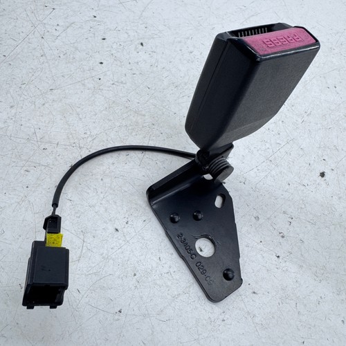 Peugeot 207 seat belt - peugeot,