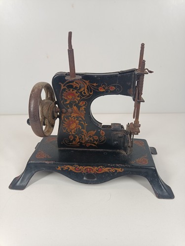 Vintage toy sewing machine - vintage,