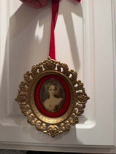 Vintage cameo creation - cameo,