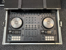 (SO4) Native Instruments DJ Controller Traktor Kontrol S4 MK3 With Case