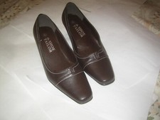 Ladies shoes ‘ THE SHOE TAILOR ‘ – brown – size 4 – good condition