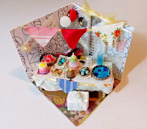 Miniature borrower style - miniature,