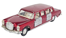 Dinky Toys 128 Mercedes-Benz 600 Pullman Diecast Car Red Vintage 1960s Unboxed.