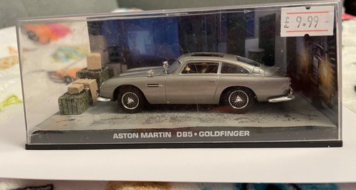 Goldfinger aston martin - goldfinger,