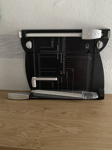Guillotine paper cutter - guillotine,