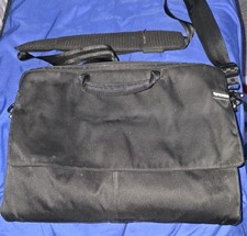 Incase Zippered Black Laptop Bag Case W/Shoulder Strap 