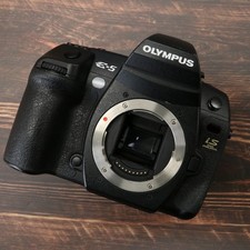 Olympus E-5 12.3MP DSLR Camera