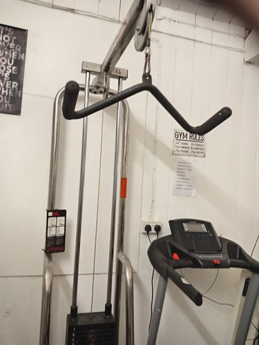 Lat pull down universal - down,