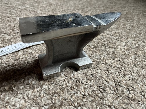 Vintage mini anvil - mini,
