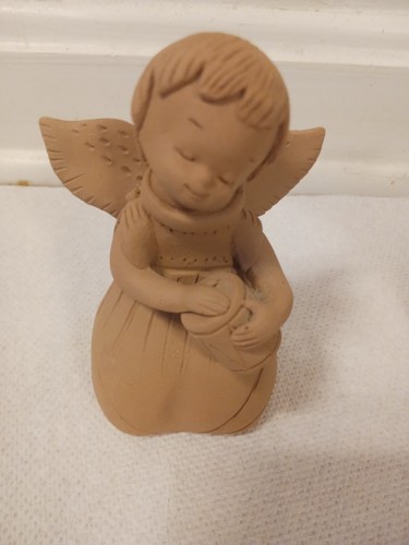 Unglazed clay - unglazed, (terracotta)