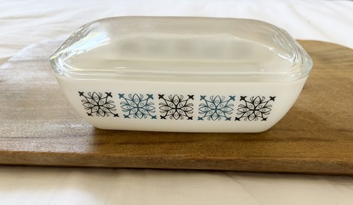 Vintage pyrex butter - ~, dish