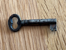 1900s steel type key ( furniture type )  hollow bore . ref 95f