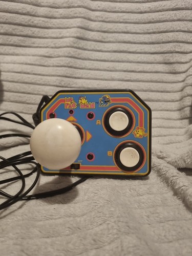 Pac man plug play - plug, arcade