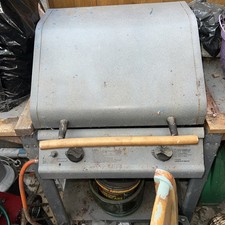 Westpoint Point 2 burner gas BBQ Butane 28mbar   Propane 37mbar C/w Gas Bottle