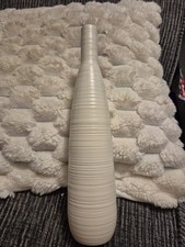 Cream Narrow Neck Line Ceramic