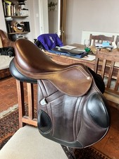 16.5” Bates Advanta.  Two tone. Beautiful saddle in great condition. 