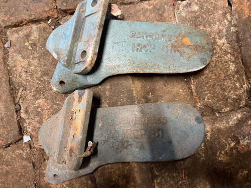 Ransomes plough point holder - plough,