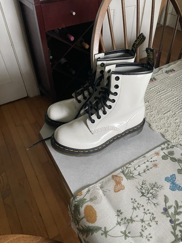 Woman doc martens size 6 - doc,