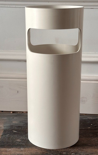 Umbrella stand iconic - umbrella,