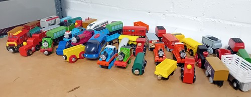 Bundle x50 wooden train - bundle,