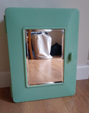 Vintage 1950 / 60s Bathroom / Medicine cabinet plastic wall mounted