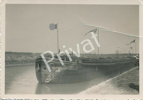 Photo boat flagged - ii,,