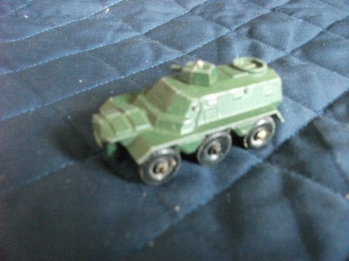 Saracen personnel carrier - saracen,
