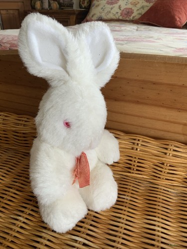 Vintage white sitting bunny - vintage,