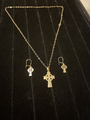9ct gold celtic cross - cross, pendant