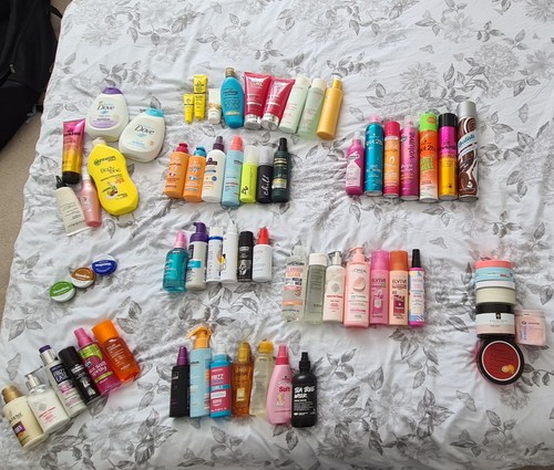 Joblot bundle hair and - of,