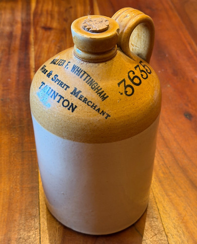 Gallon flagon marked - gallon,