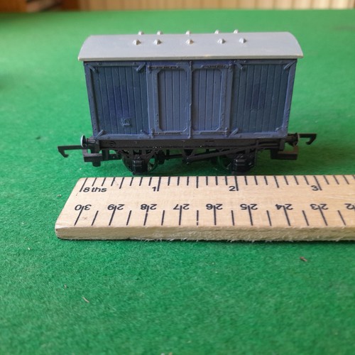 Hornby railways box van 12t - ,