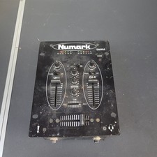 numark dm905 preamp mixer