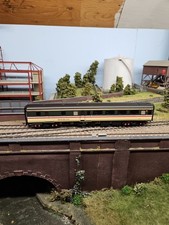 Hornby R4618A BR Executive Mk2e Brake Standard Coach 9506