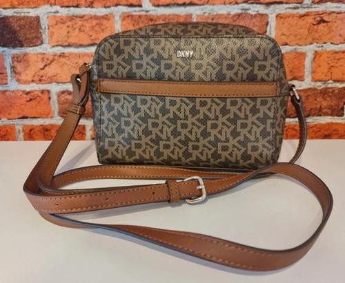 Dkny logo monogram zip camera - dkny,