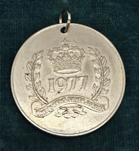 1977 queen elizabeth - queen, silver