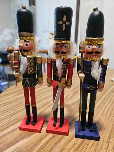 Lot wooden nutcrackers - lot,