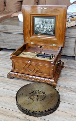 Antique regina polyphonic - regina,