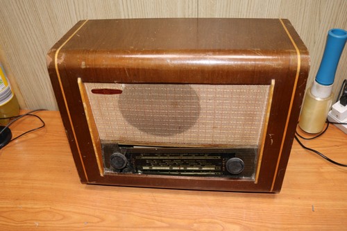 Pye p75 vintage wooden valve - vintage,